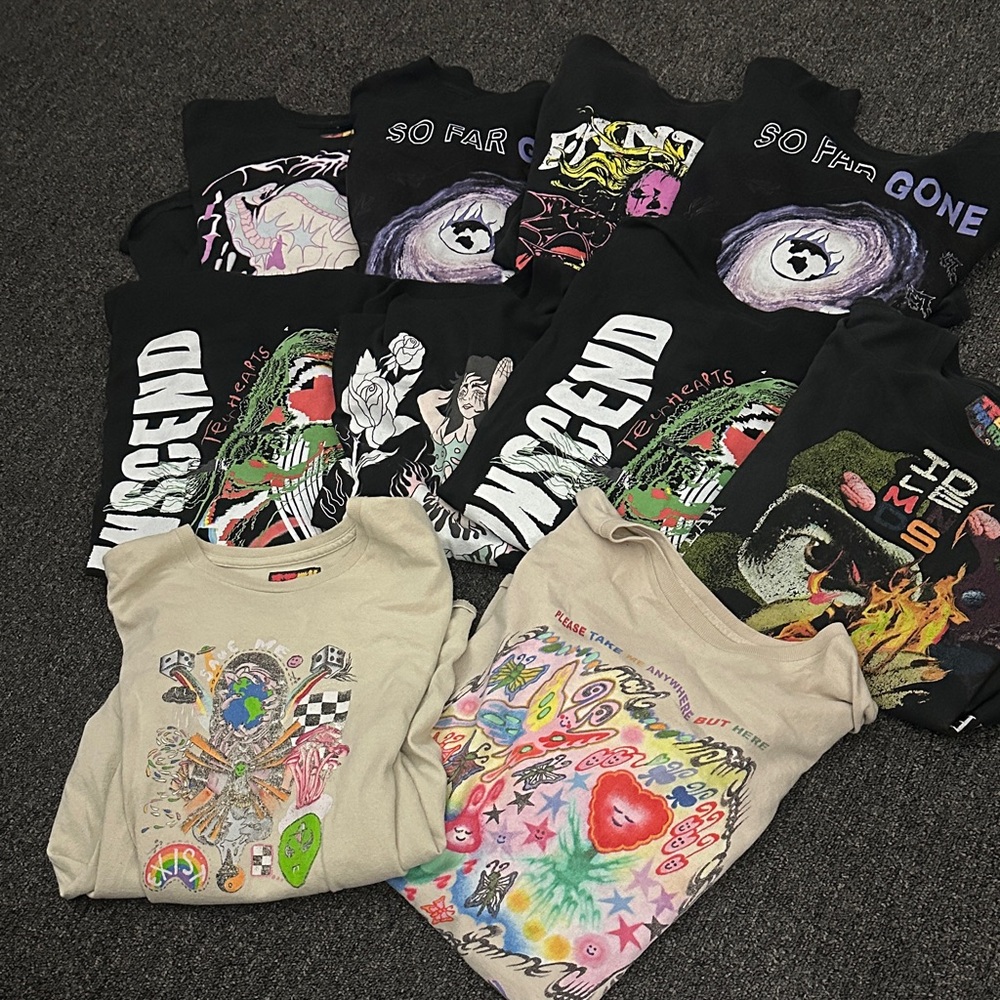 Lot of 10 Teen Hearts T-Shirts - Black and Beige XL